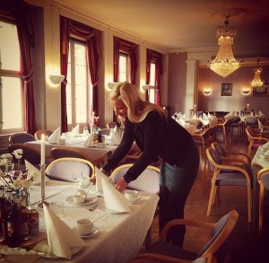 den250815Ingermedsansfordetaljer